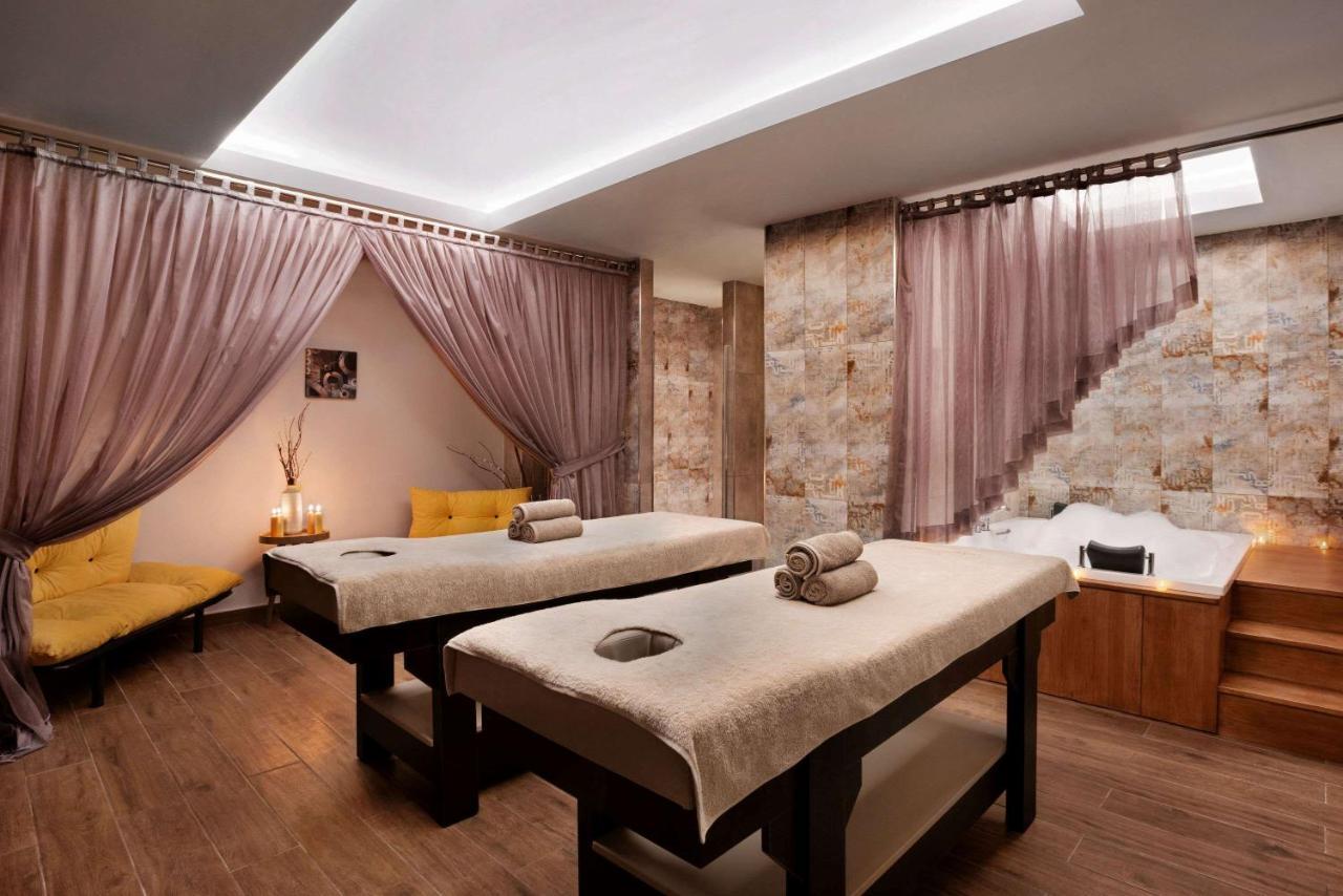 Hotel Ramada Plaza By Wyndham Rize Exterior foto A spa treatment room