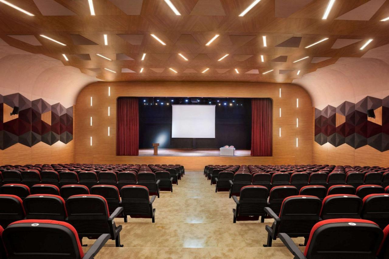 Hotel Ramada Plaza By Wyndham Rize Exterior foto Auditorium