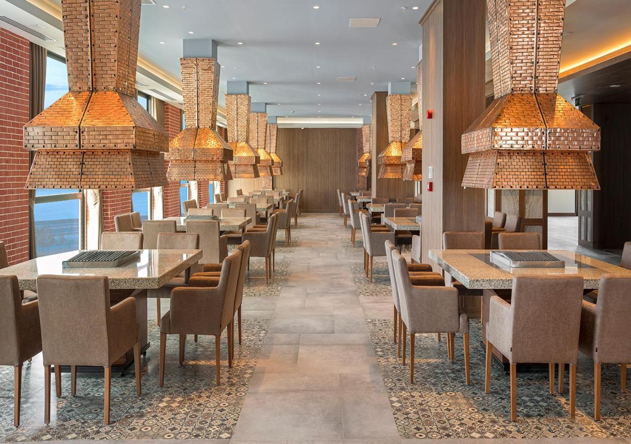 Hotel Ramada Plaza By Wyndham Rize Exterior foto The restaurant