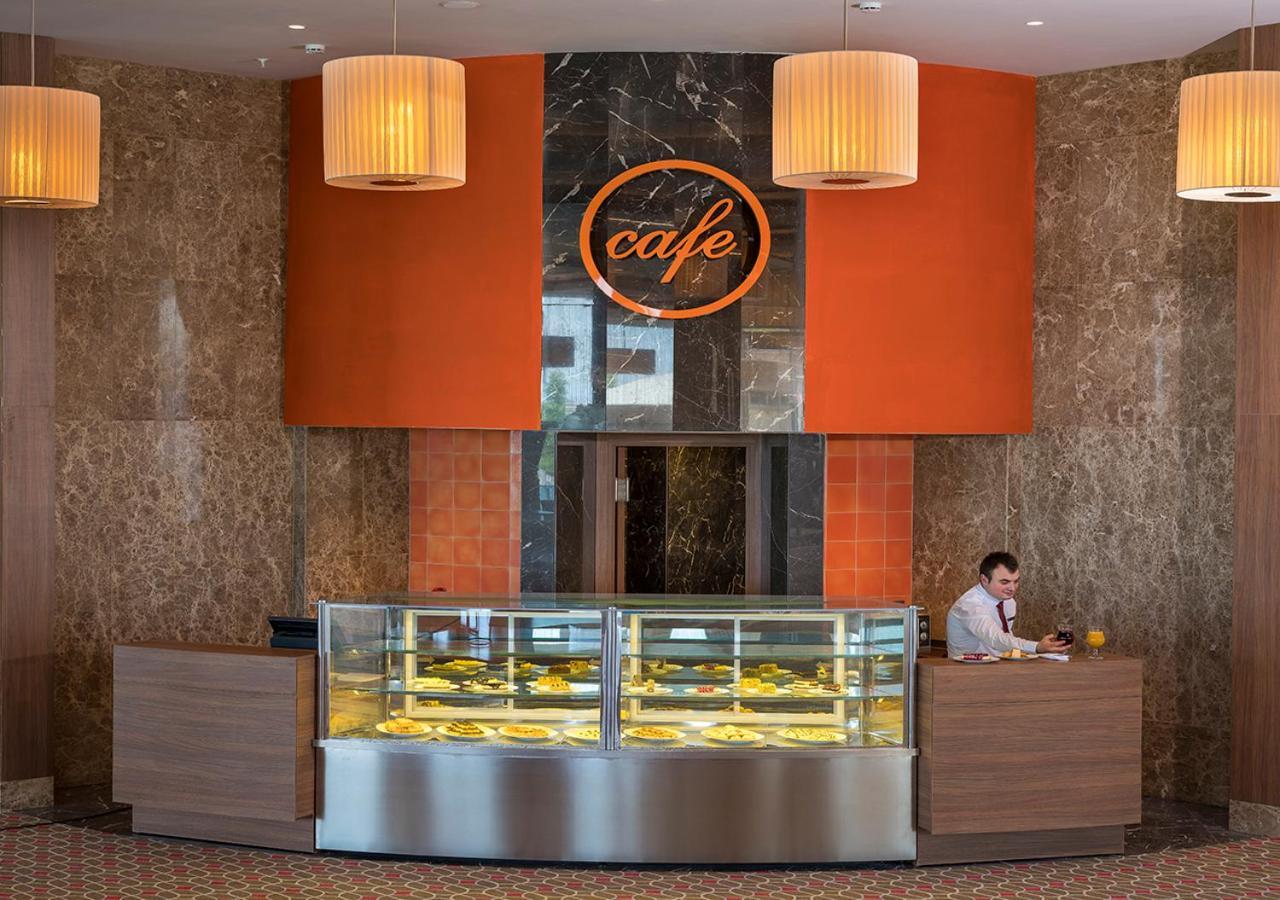 Hotel Ramada Plaza By Wyndham Rize Exterior foto Café