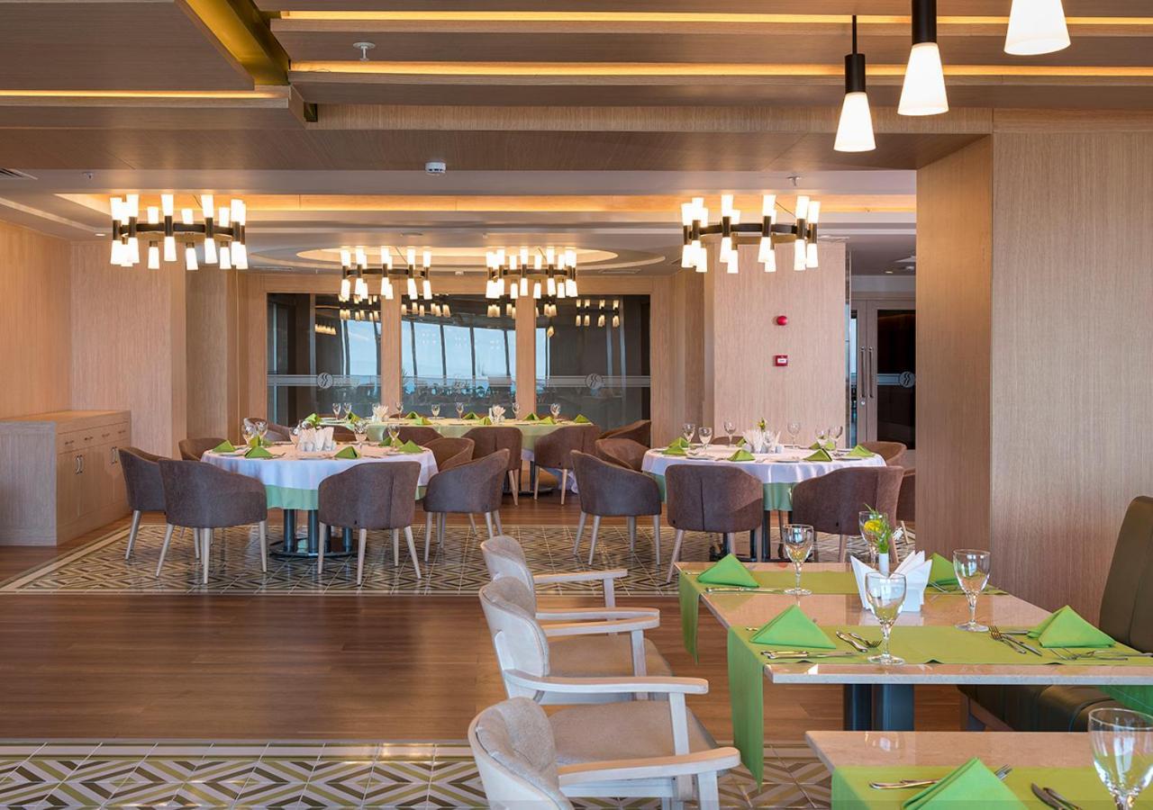 Hotel Ramada Plaza By Wyndham Rize Exterior foto The restaurant