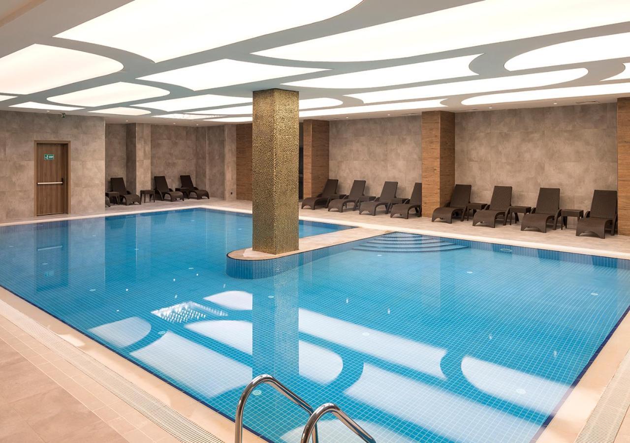 Hotel Ramada Plaza By Wyndham Rize Exterior foto Indoor pool